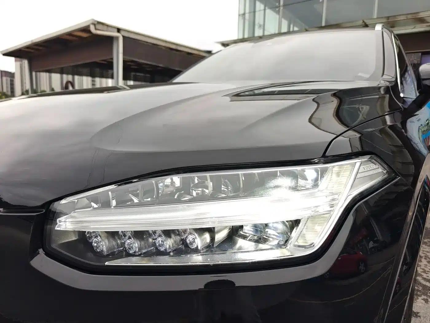 2022 Volvo XC90 Plug-in Hybrid Facelift E-Drive Hybrid T8 Inscription Luxury Edition 7-Seater — миниатюра 10