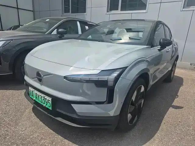 Volvo EX30 2025 Rear-Wheel Drive Long Range Ultra