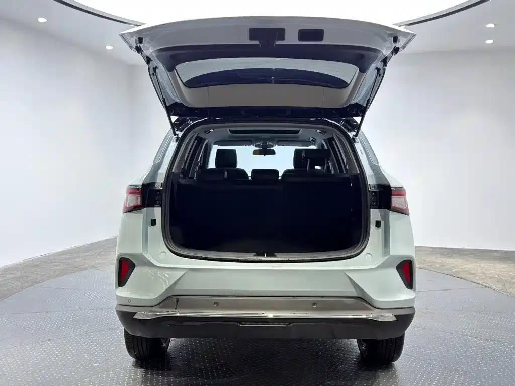 Wuling Xingchen 2022 2.0L DHT Electric Speed Model — миниатюра 6