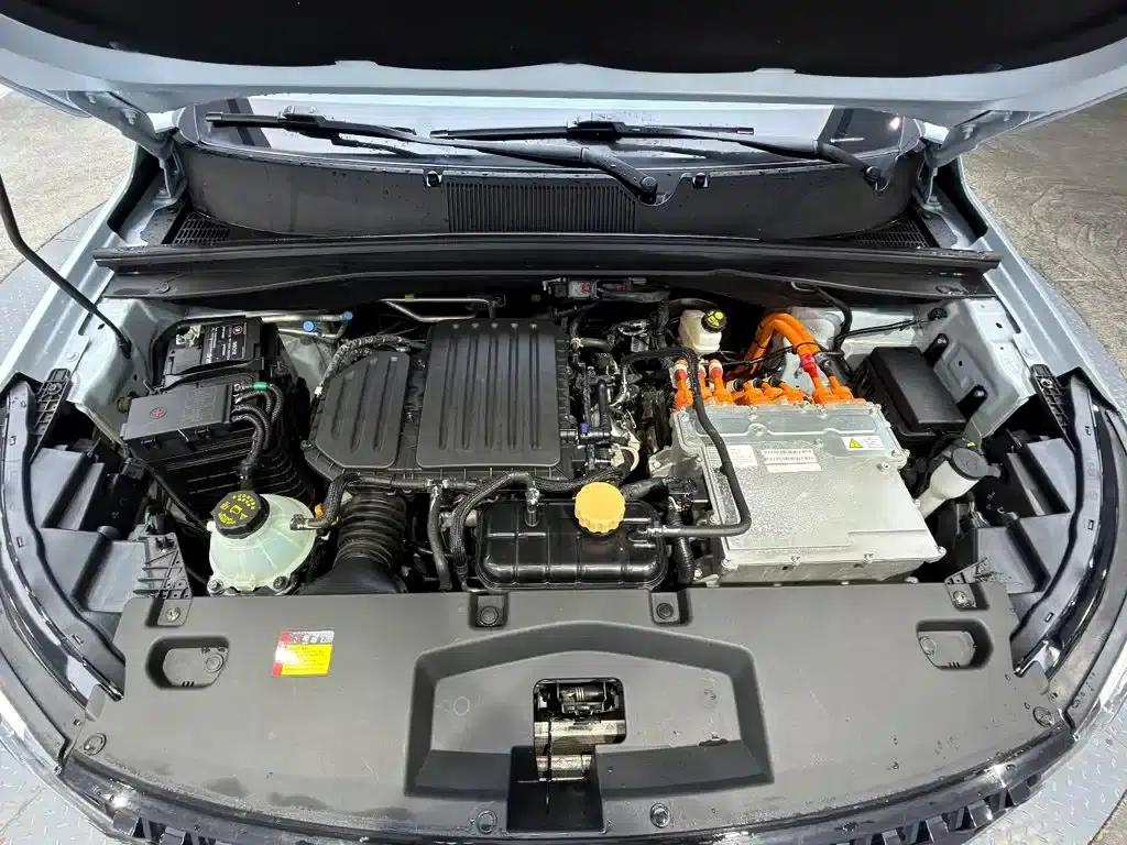 Wuling Xingchen 2022 2.0L DHT Electric Speed Model — миниатюра 9