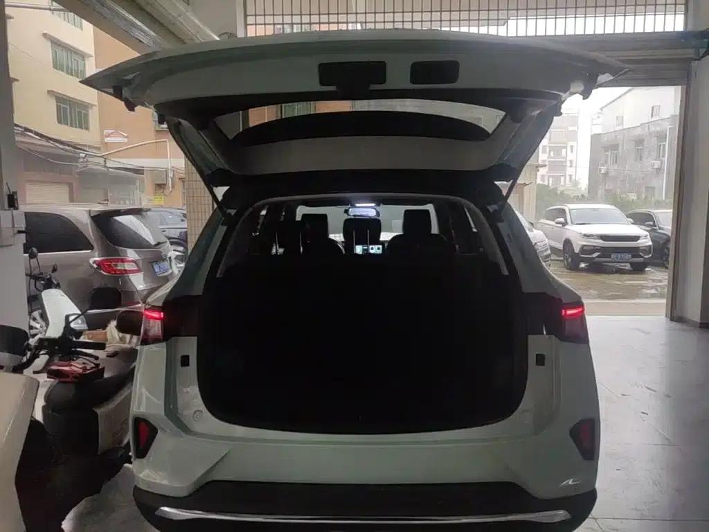Wuling Xingchen 2021 1.5T CVT Star Edition — миниатюра 19