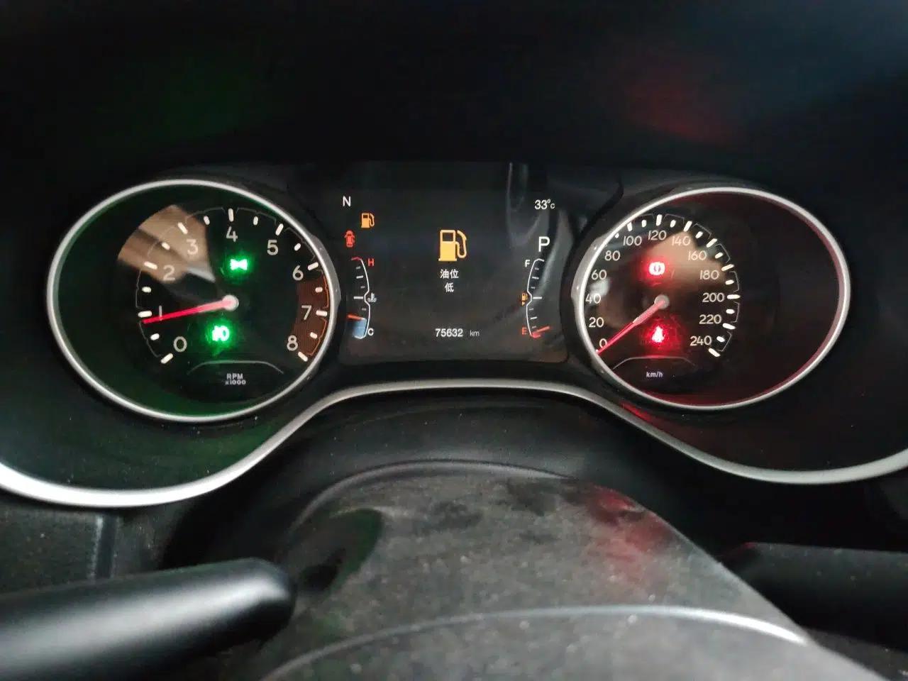 Jeep Compass 2017 200T Automatic Family Edition — миниатюра 11