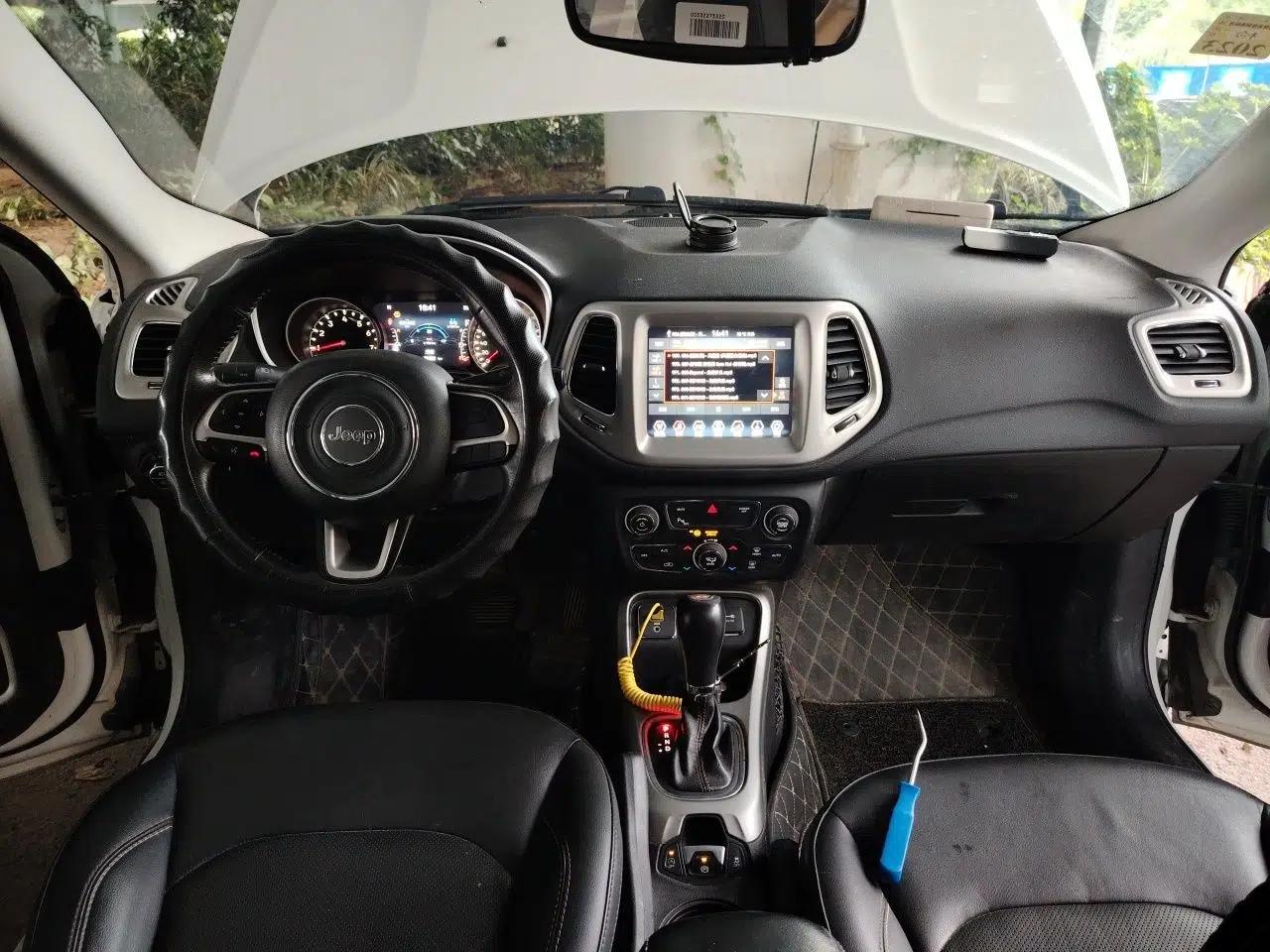Jeep Compass 2017 200T Automatic Family Edition — миниатюра 9