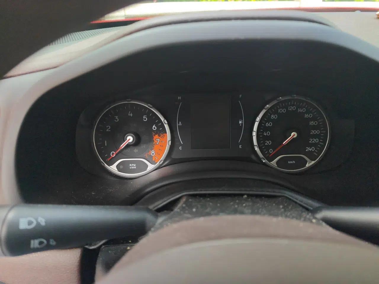 Jeep Renegade 2016 1.4T Automatic Jingneng Edition — миниатюра 11