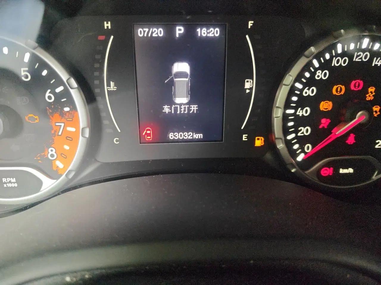 Jeep Renegade 2016 1.4T Automatic Jingneng Edition — миниатюра 12