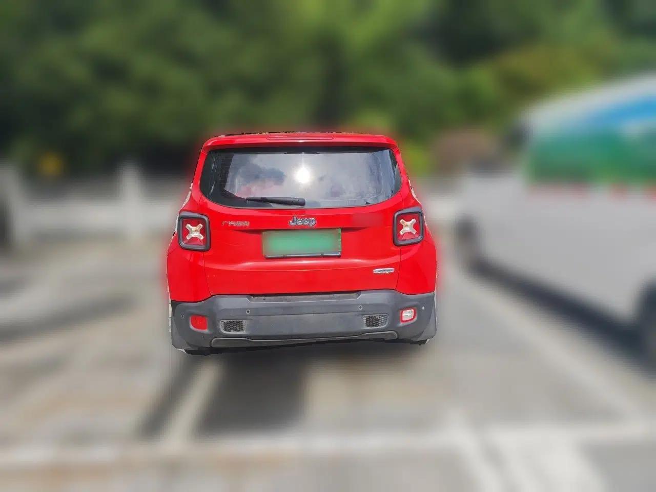 Jeep Renegade 2016 1.4T Automatic Jingneng Edition — миниатюра 5