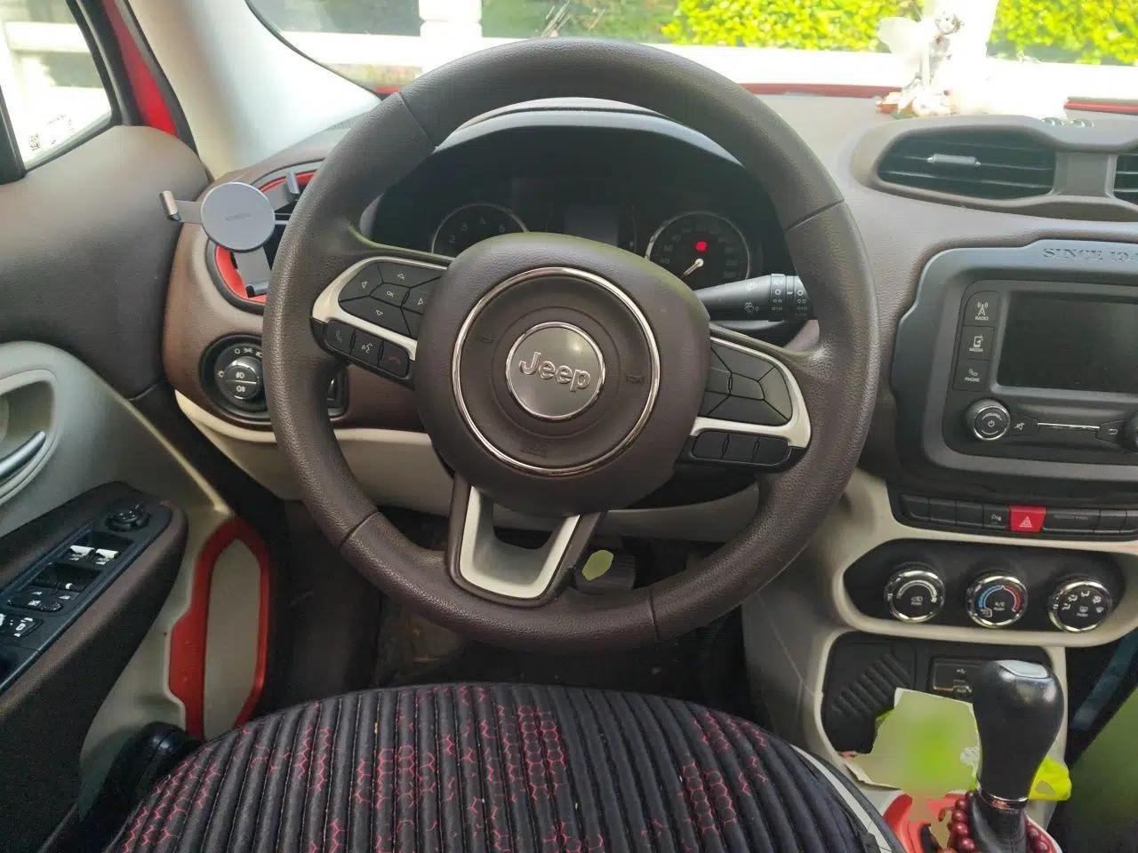 Jeep Renegade 2016 1.4T Automatic Jingneng Edition — миниатюра 10