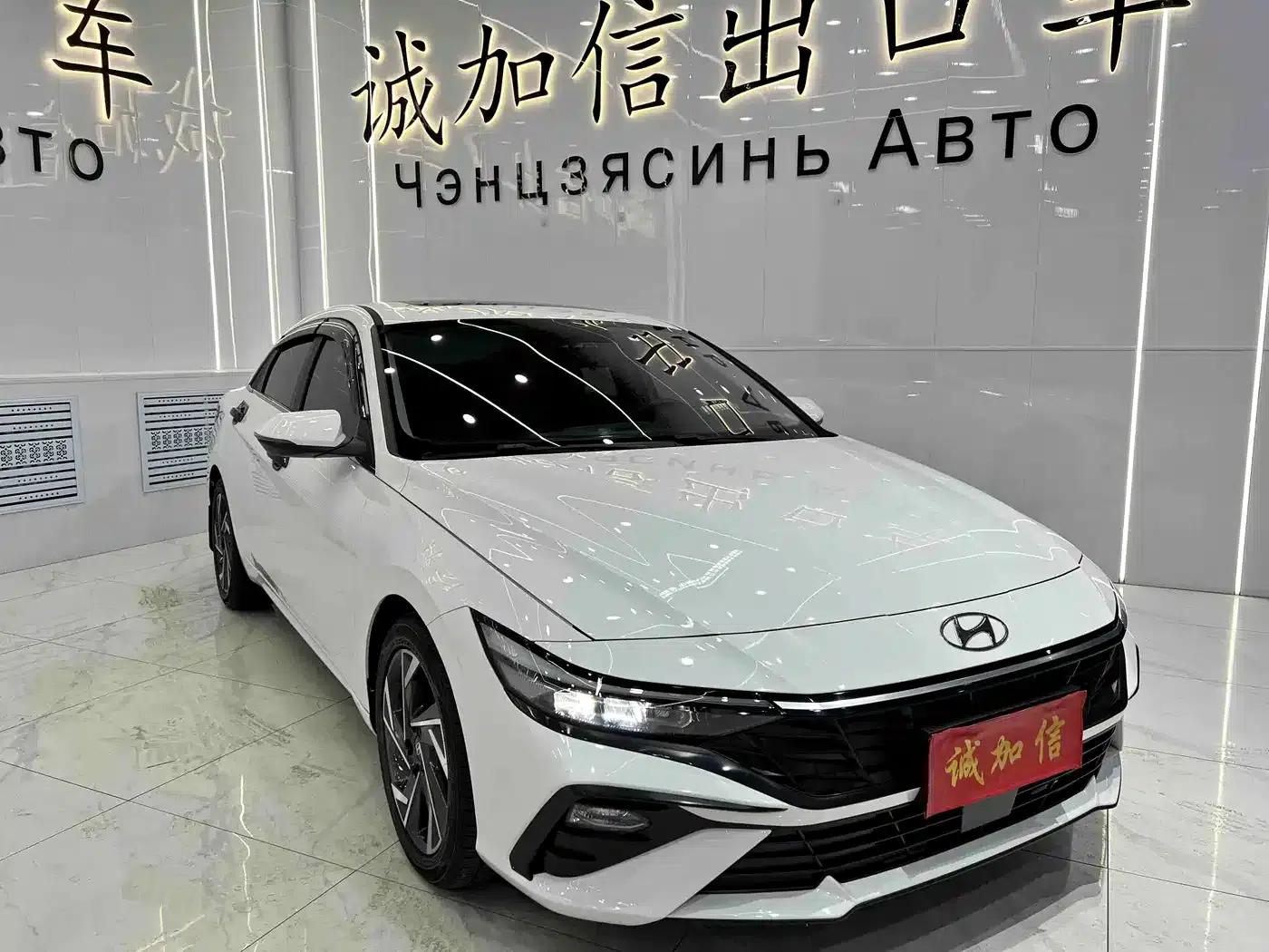 Hyundai Elantra 2023 1.5L CVT GLX Elite Edition — миниатюра 3