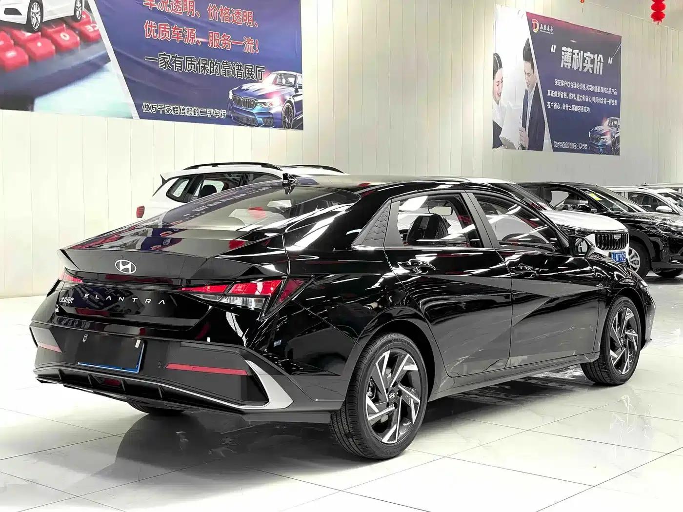 Hyundai Elantra 2022 1.5L CVT GLX Elite Edition — миниатюра 4