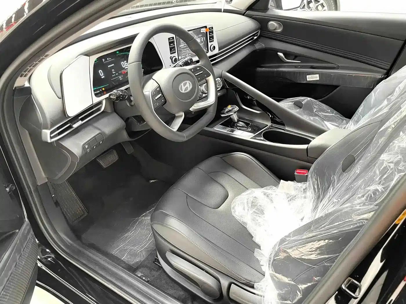 Hyundai Elantra 2022 1.5L CVT GLX Elite Edition — миниатюра 7
