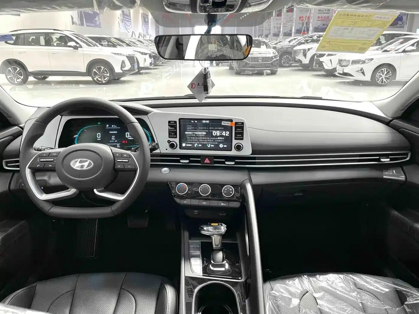 Hyundai Elantra 2022 1.5L CVT GLX Elite Edition — миниатюра 9