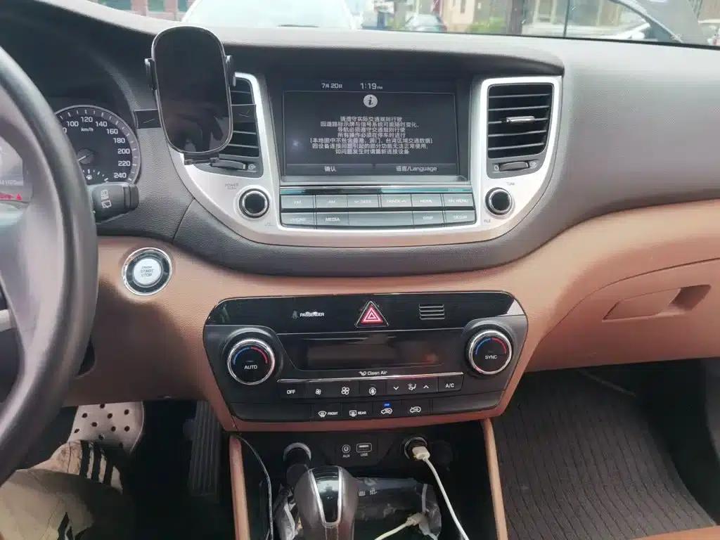 Tucson 2015 1.6T Dual-Clutch Two-Wheel Drive Intelligent Model — миниатюра 10