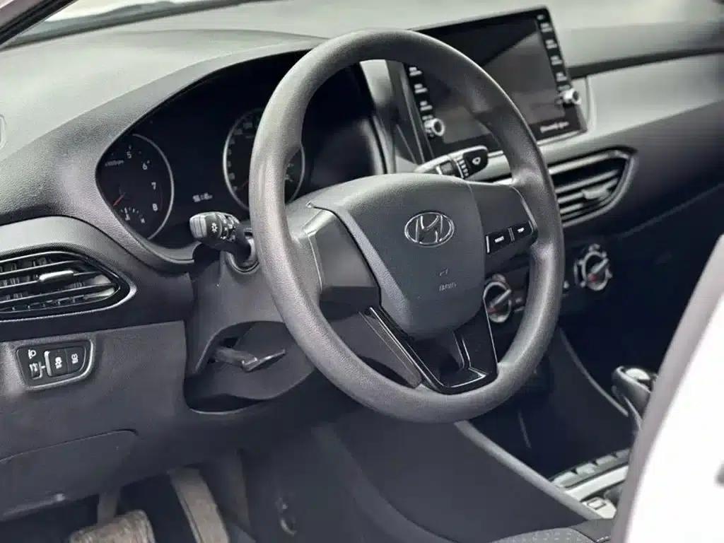 Hyundai Elantra 2018 1.6L Automatic GL (National VI Emission Standard) — миниатюра 8