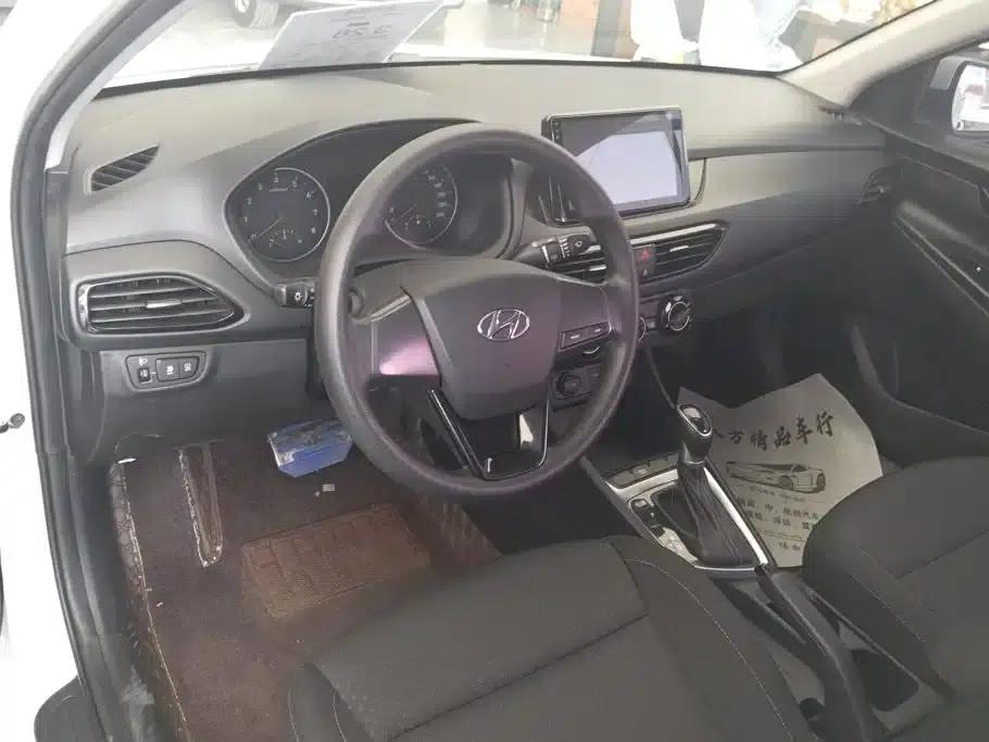 Hyundai Elantra 2020 1.6L Automatic GL Edition — миниатюра 12