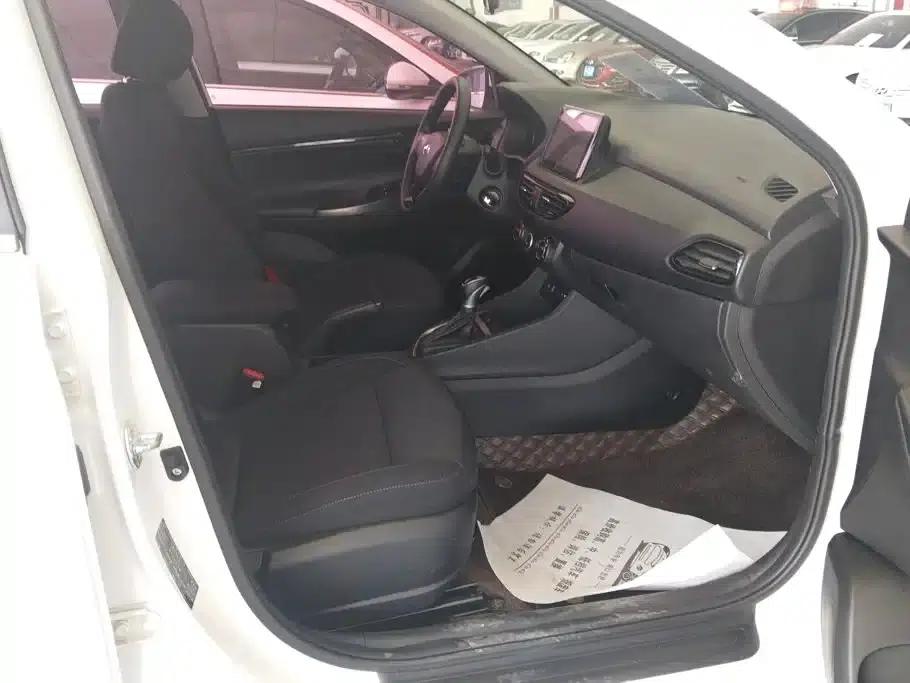 Hyundai Elantra 2020 1.6L Automatic GL Edition — миниатюра 8