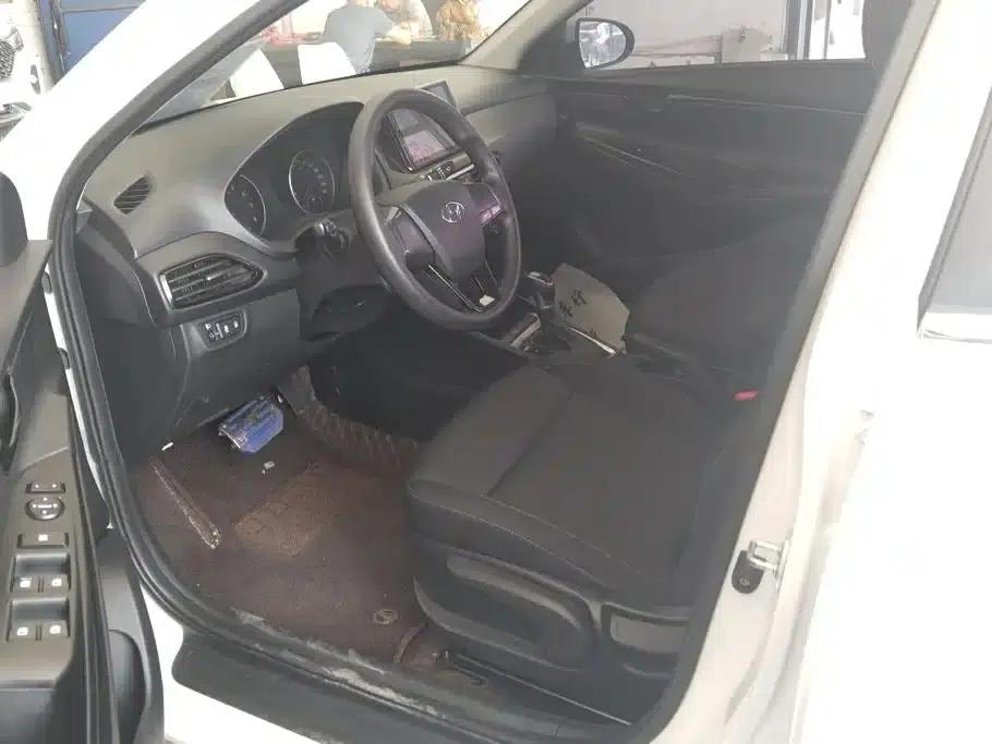 Hyundai Elantra 2020 1.6L Automatic GL Edition — миниатюра 9