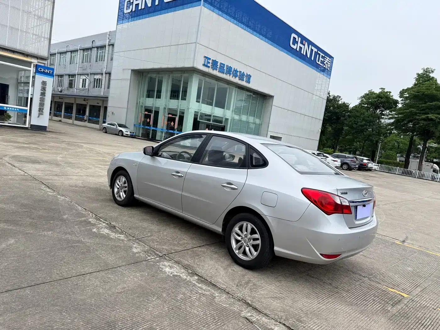 Hyundai Elantra 2011 1.6L Automatic Comfort Model — миниатюра 3
