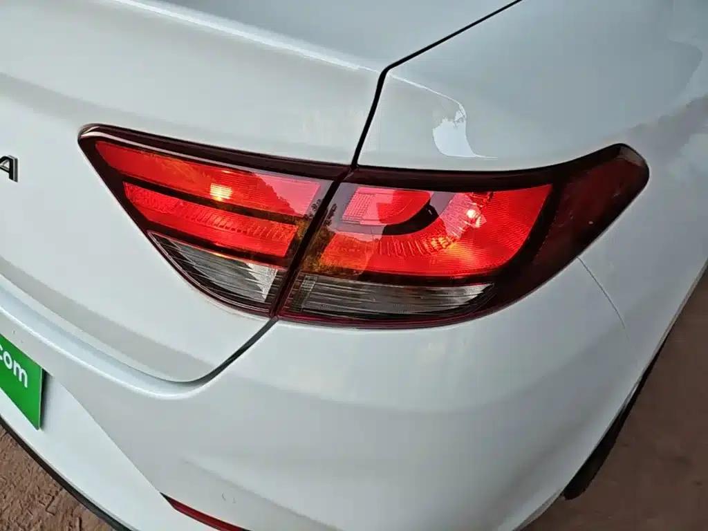 Hyundai Elantra 2018 1.6L Automatic GL (National VI Emission Standard) — миниатюра 8