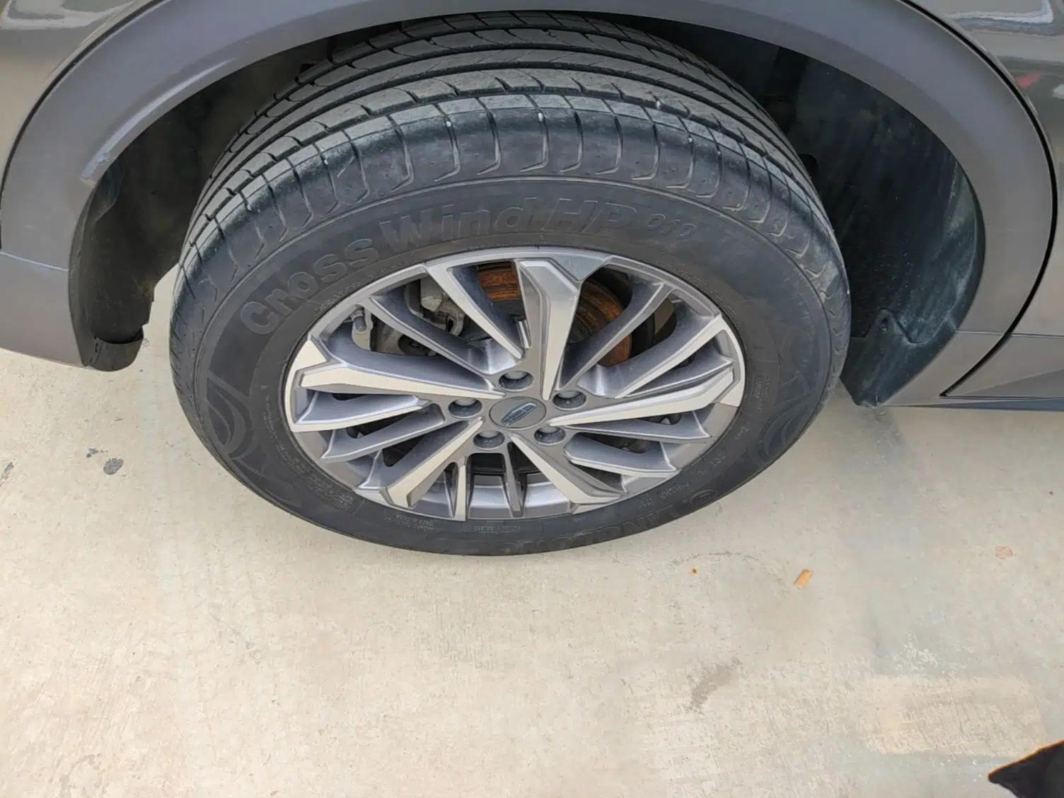 Geely Auto Coolray 2023 1.4T Manual Gold Edition — миниатюра 11