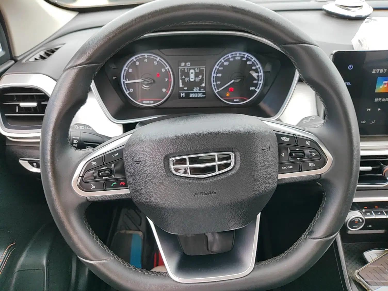 Geely Auto Coolray 2023 1.4T Manual Gold Edition — миниатюра 13
