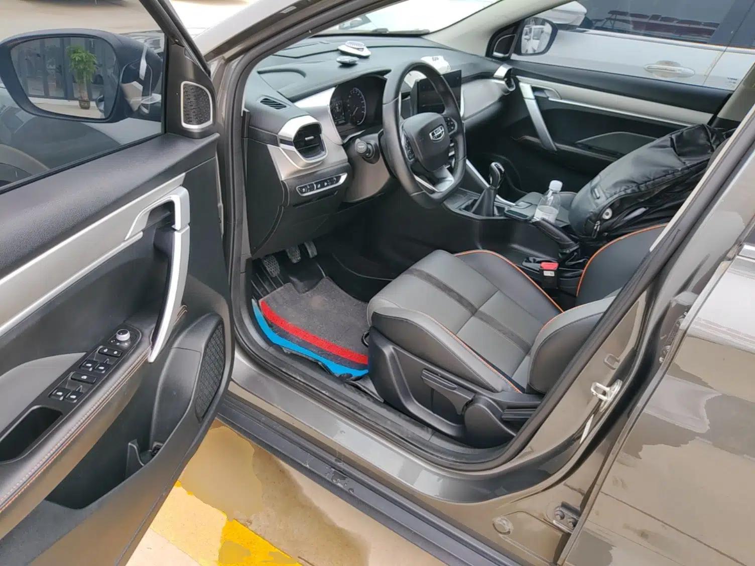 Geely Auto Coolray 2023 1.4T Manual Gold Edition — миниатюра 18