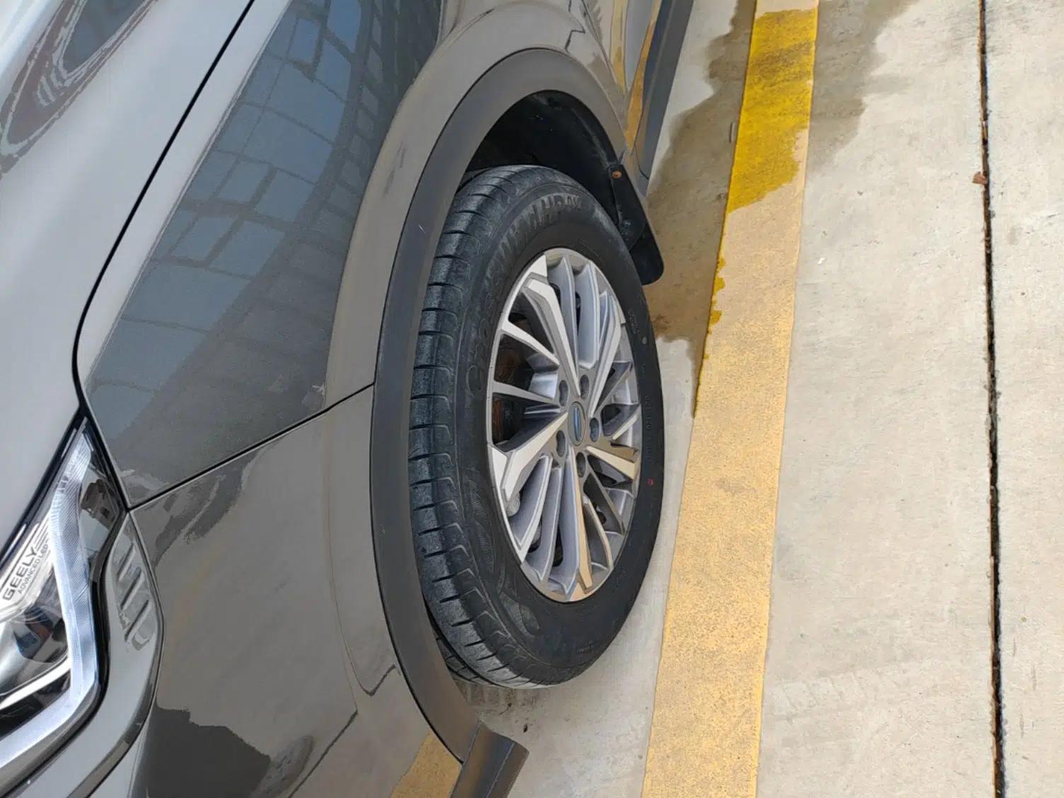 Geely Auto Coolray 2023 1.4T Manual Gold Edition — миниатюра 10