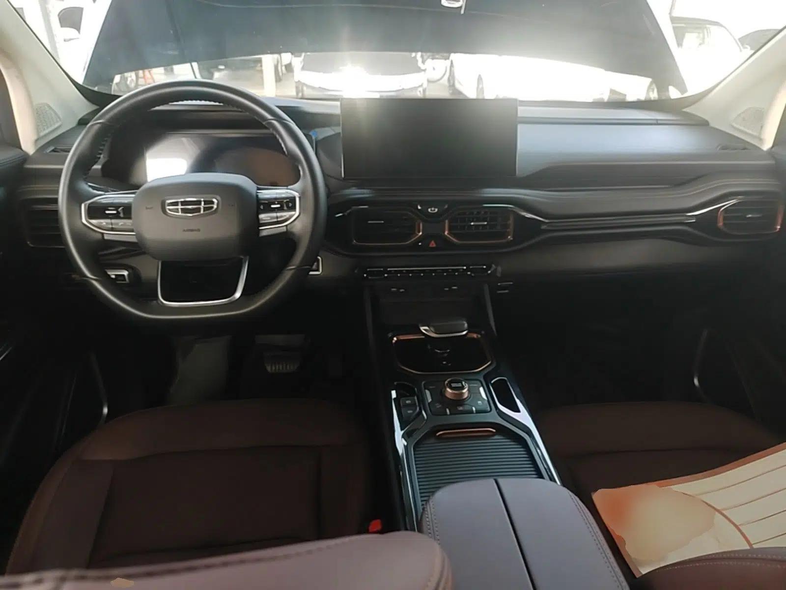 Geely Auto Haoyue 2022 1.8TD DCT Black Gold Limited Edition 7-Seater — миниатюра 17