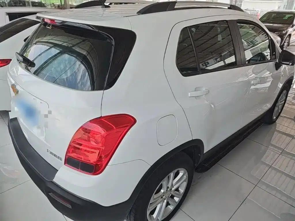 Chevrolet Trax 2016 1.4T Automatic 2WD Comfort Sunroof Edition — миниатюра 7