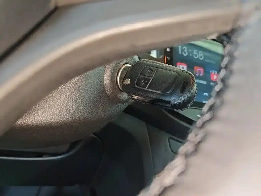 Chevrolet Trax 2016 1.4T Automatic 2WD Comfort Sunroof Edition — миниатюра 9