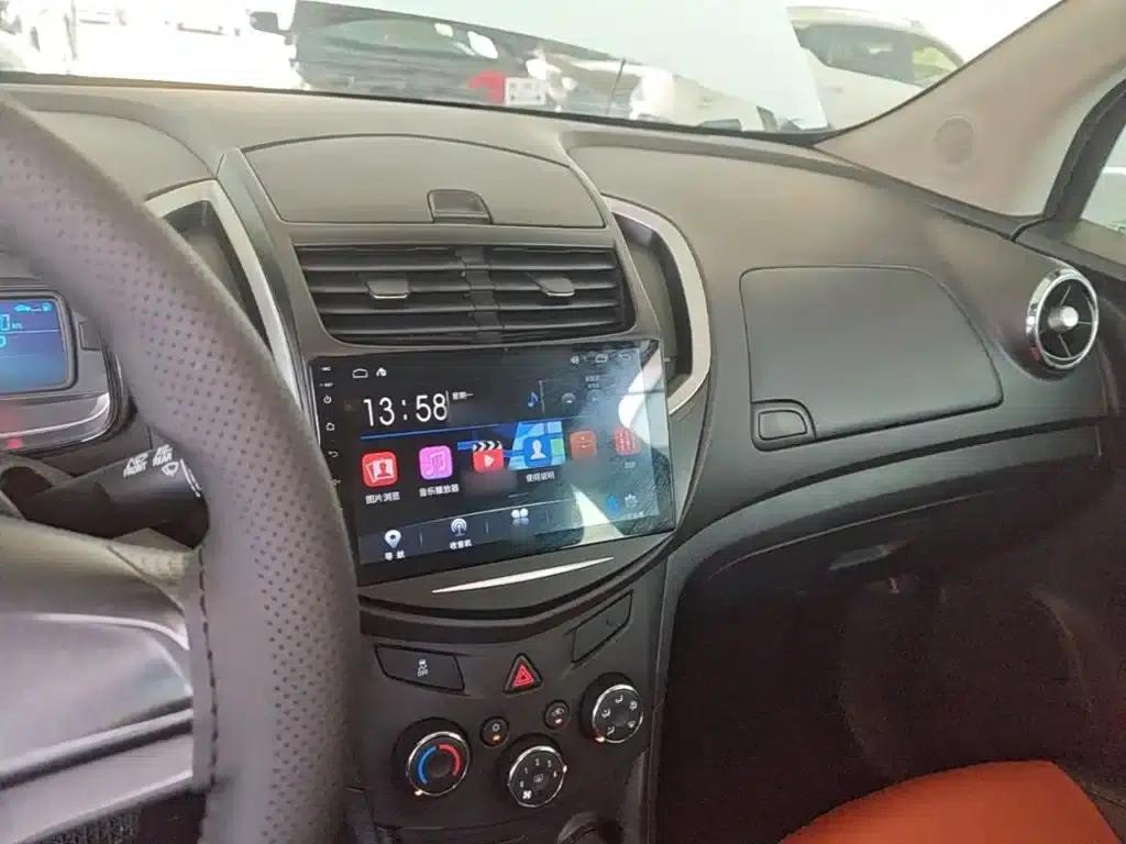 Chevrolet Trax 2016 1.4T Automatic 2WD Comfort Sunroof Edition — миниатюра 10