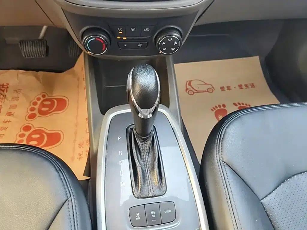 Chevrolet Aveo RV 2016 1.5L Automatic Comfortline Edition — миниатюра 14