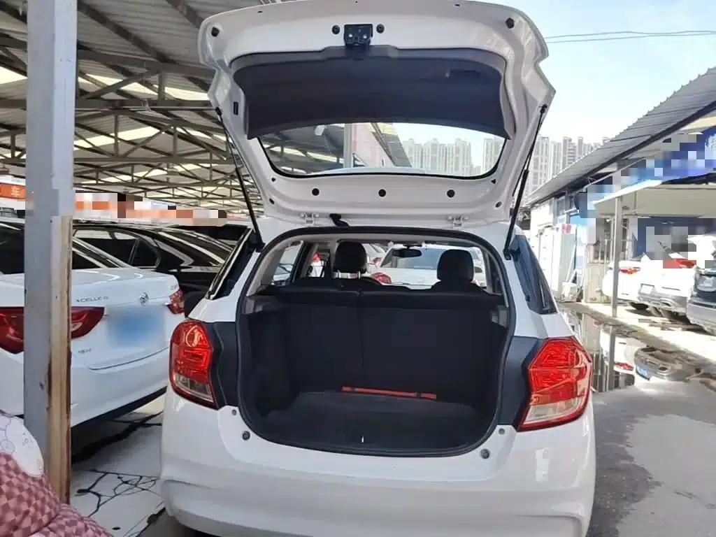 Chevrolet Aveo RV 2016 1.5L Automatic Comfortline Edition — миниатюра 19