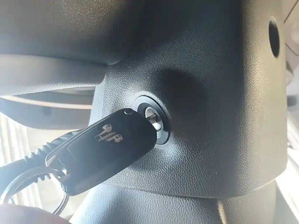 Chevrolet Aveo RV 2016 1.5L Automatic Comfortline Edition — миниатюра 9