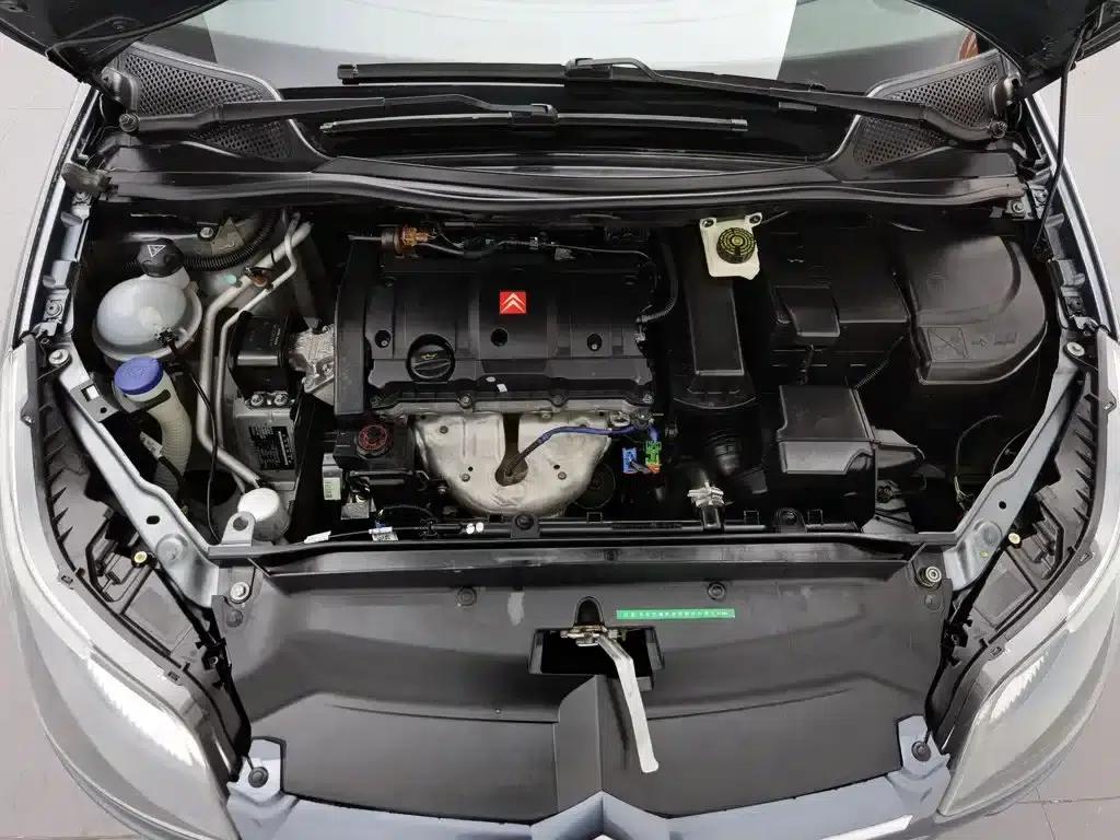 Citroën C4 2011 Sedan 1.6L Manual Fashion Edition — миниатюра 6
