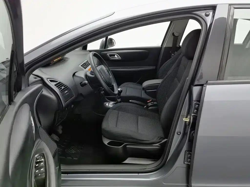 Citroën C4 2011 Sedan 1.6L Manual Fashion Edition — миниатюра 10
