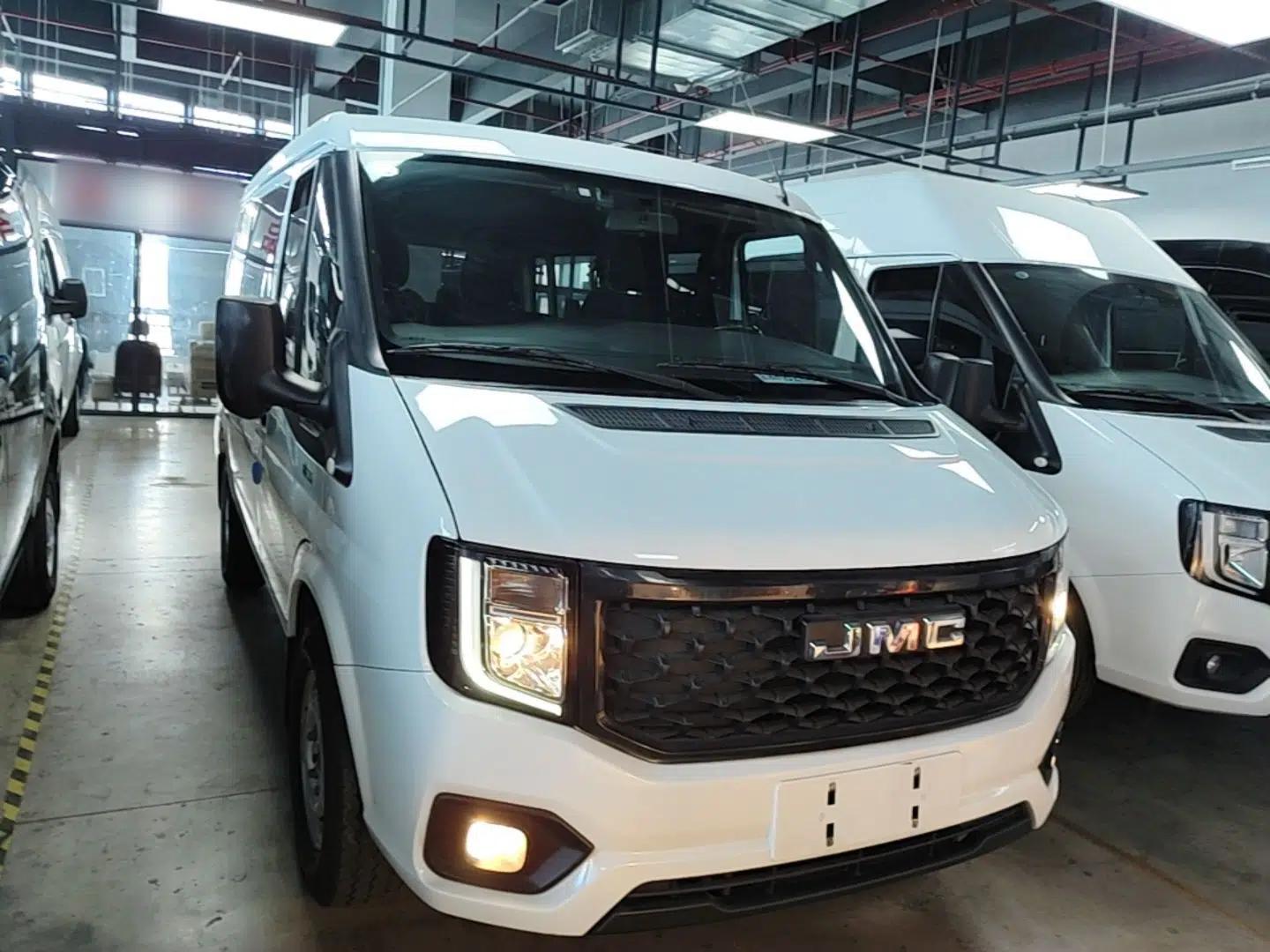 JMC Fushun 2023 2.0T Manual Short Wheelbase Low-Roof Commercial Multi-Purpose Passenger Vehicle 6 Seats with Lift-Up Tailgate — миниатюра 2