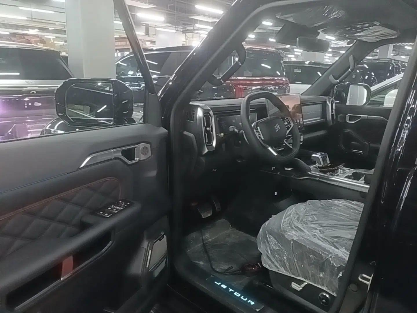 JETOUR Traveler 2026 Model 2.0TD XWD Cross-Country — миниатюра 18