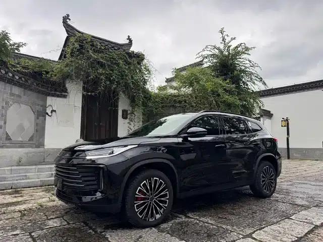 Exeed 2025 400T 2WD Night Edition
