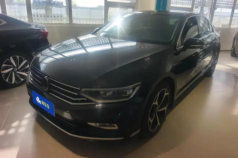 2024 Volkswagen Magotan 330TSI DSG Luxury Edition (2 Million Units Limited Edition) — миниатюра 1
