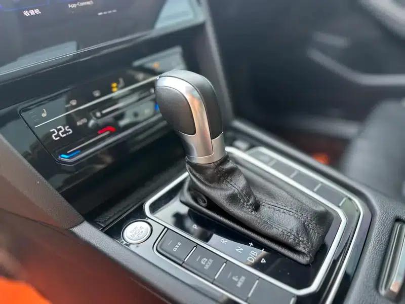 2022 Volkswagen Magotan PHEV Luxury Edition — миниатюра 12