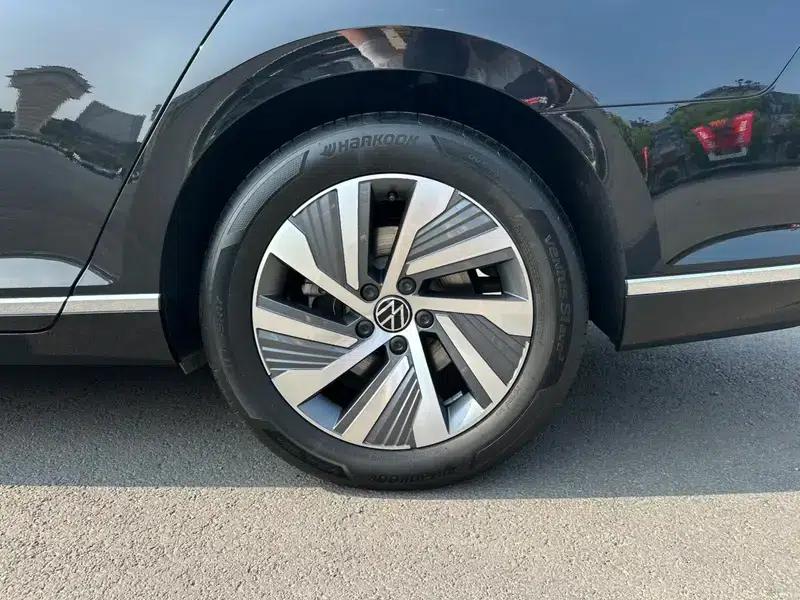 2022 Volkswagen Magotan PHEV Luxury Edition — миниатюра 7