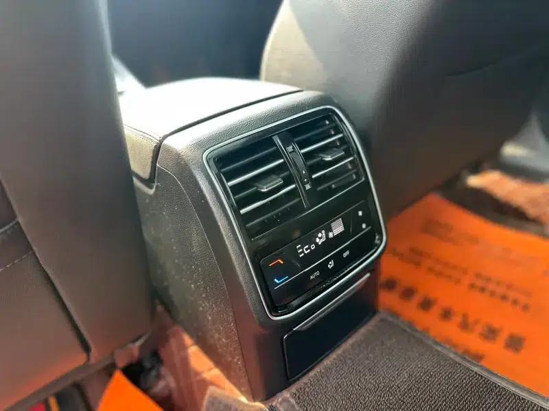 2022 Volkswagen Magotan PHEV Luxury Edition — миниатюра 8