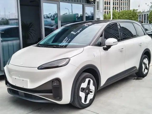 ARCFOX Kaola 2023 Family Edition Pro