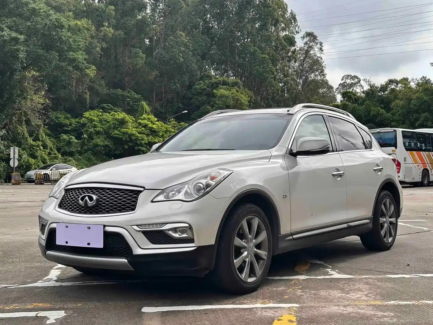 Infiniti QX50 2015 2.5L Comfort Edition — миниатюра 1