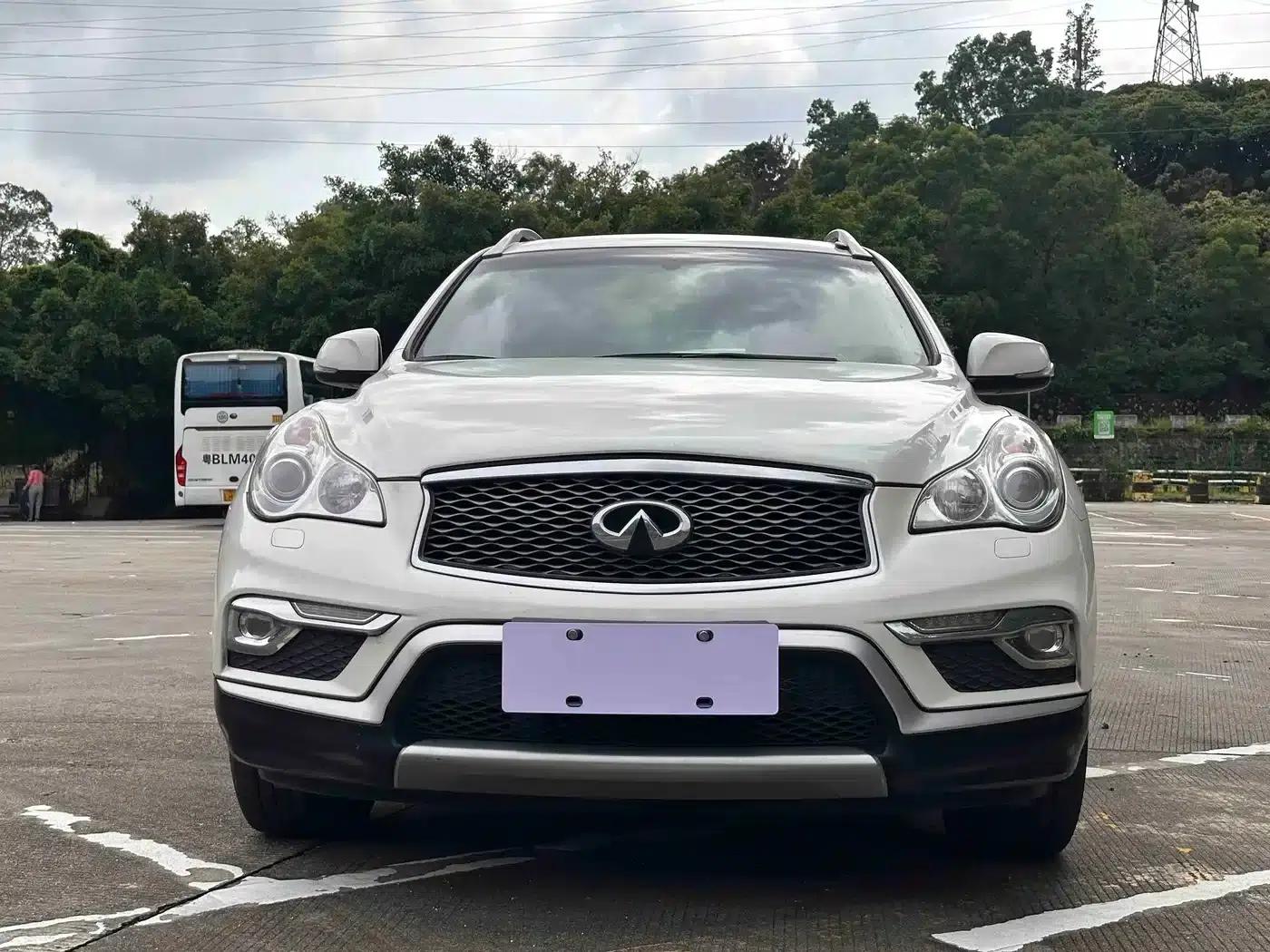 Infiniti QX50 2015 2.5L Comfort Edition — миниатюра 2