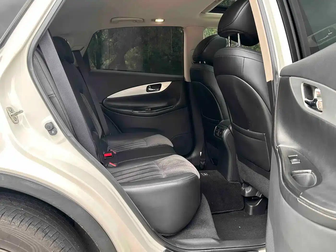 Infiniti QX50 2015 2.5L Comfort Edition — миниатюра 11