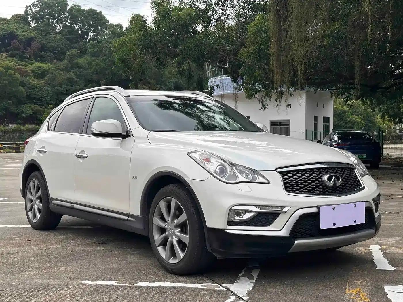 Infiniti QX50 2015 2.5L Comfort Edition — миниатюра 3