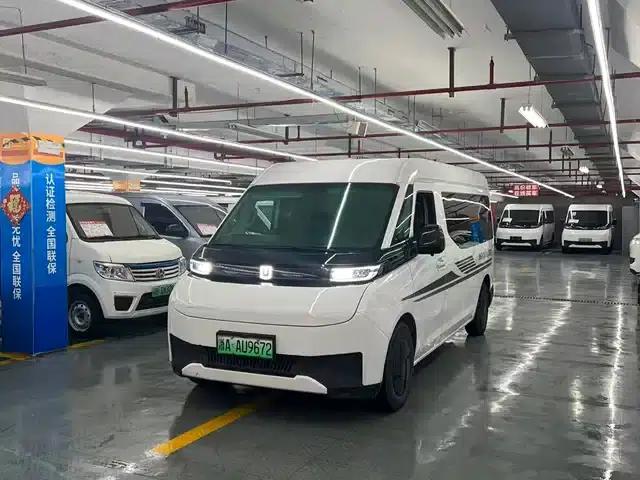 2024 Long Range Super VAN, Mid-Wheelbase, Mid-Roof, 83kWh