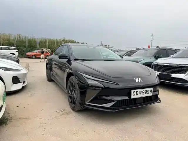 Zhiji L7 2024 MAX Long-Range Flagship Edition