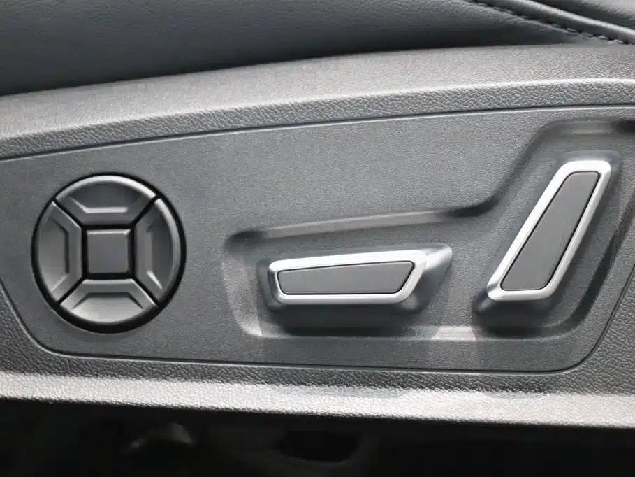 Audi A6L 2024 55 TFSI quattro Premium Dynamic Edition — миниатюра 12